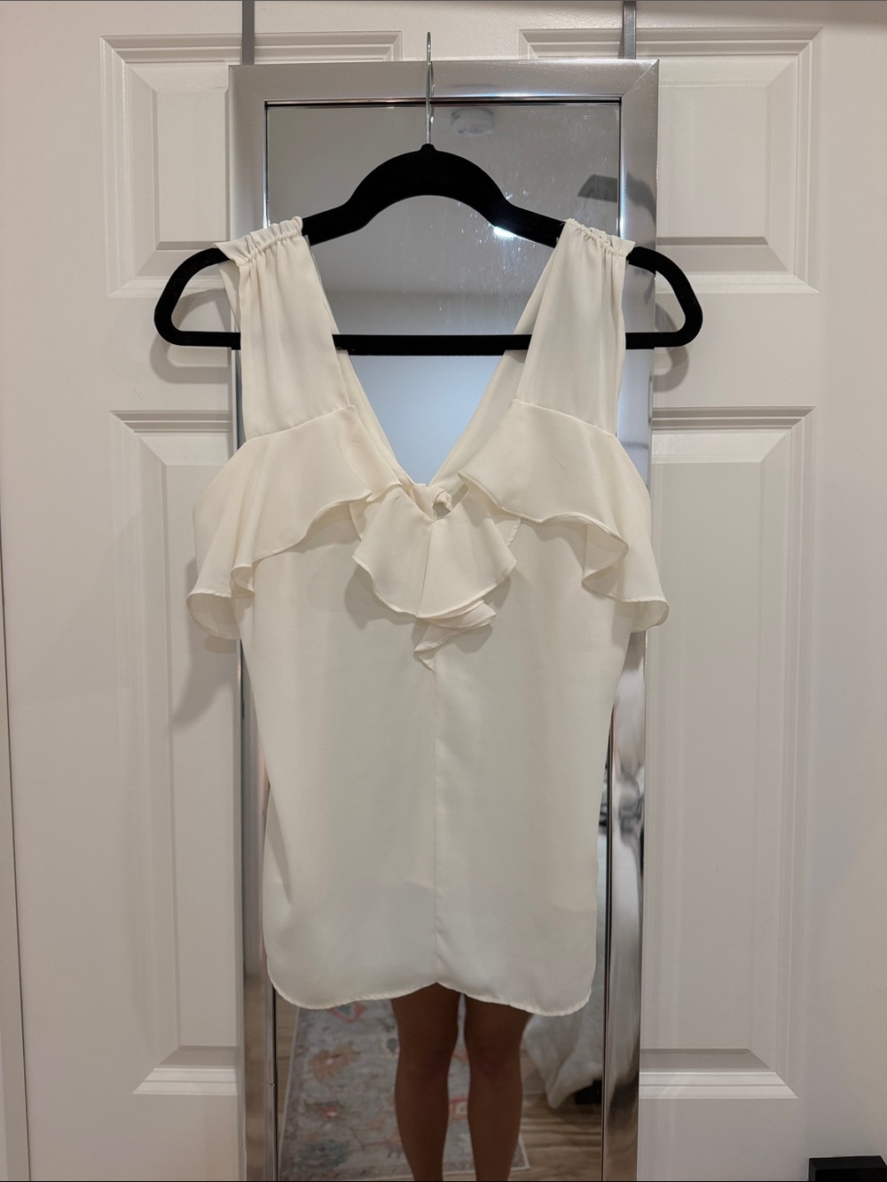 Express Cream Ruffle V-Neck Sleeveless Blouse